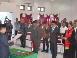 Melkisedek Bely Resmi Dilantik jadi Sekda Alor Definitif, Rocky Winaryo Tekankan Reformasi Birokrasi