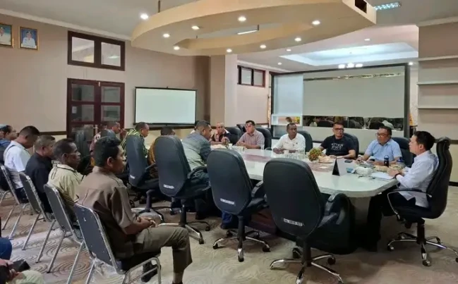 rapat wabup alor