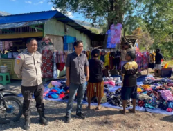Polsek Alor Timur Patroli di Pasar Maritaing, Warga Diimbau Jauhi Miras dan Pelanggaran Hukum